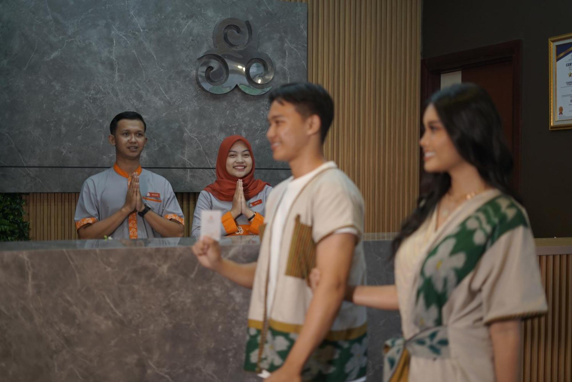 Tjokro Hotel Klaten Exterior foto